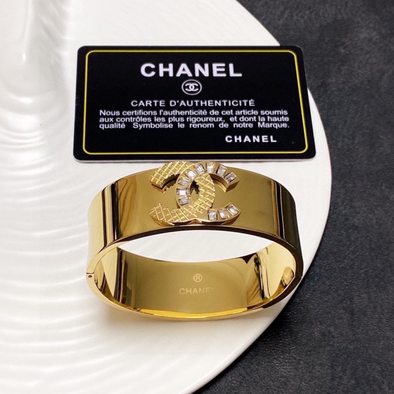 Ch**el bracelets